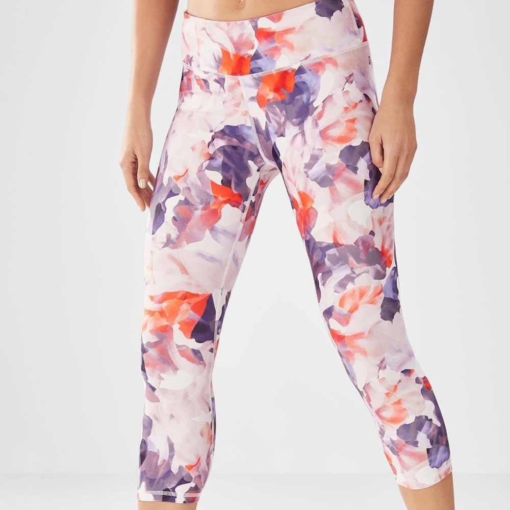 🏃🏻‍♀️ Fabletics Mid-Rise Printed PowerHold Capri